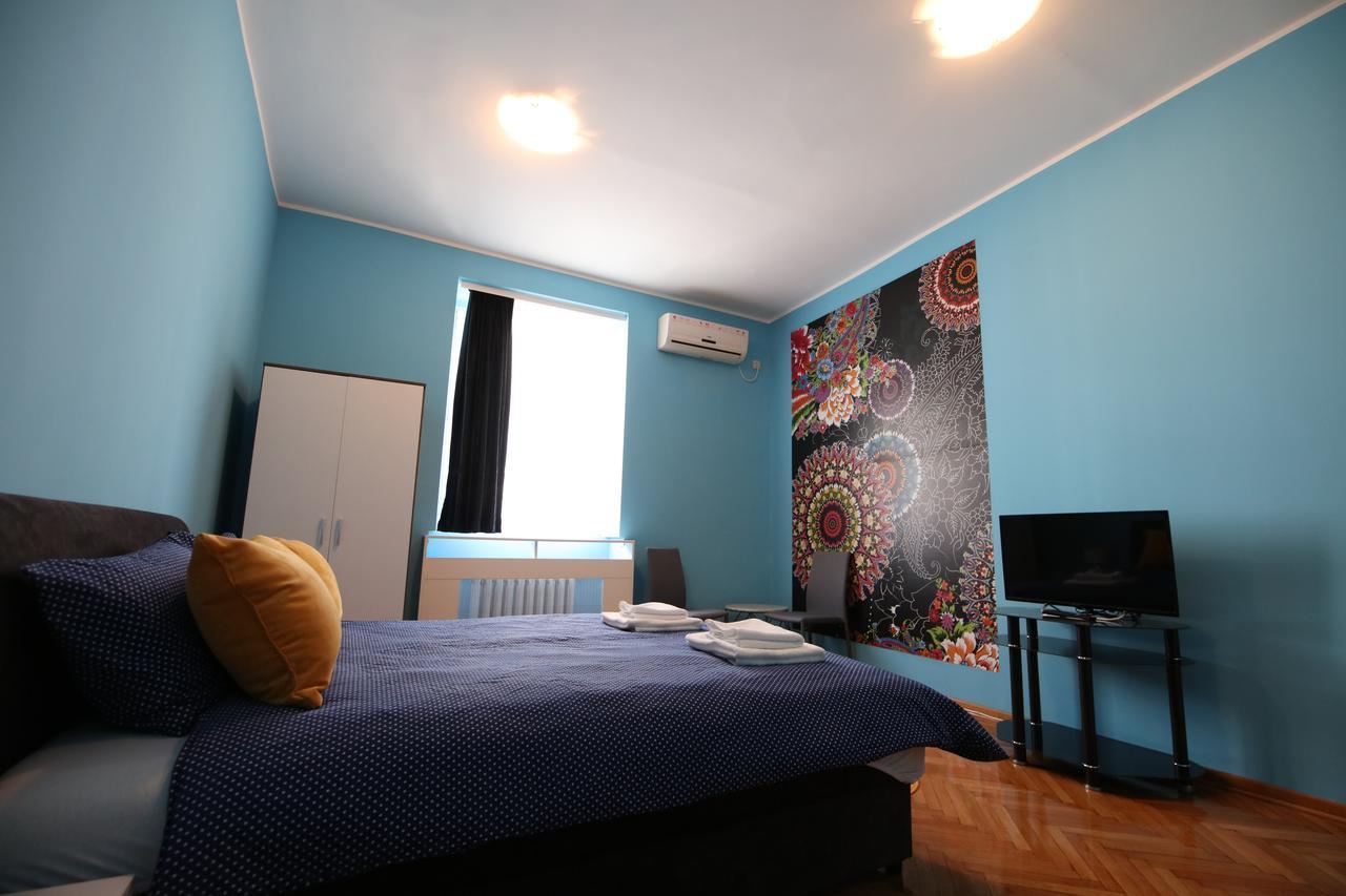 Hostel Fine ベオグラード エクステリア 写真