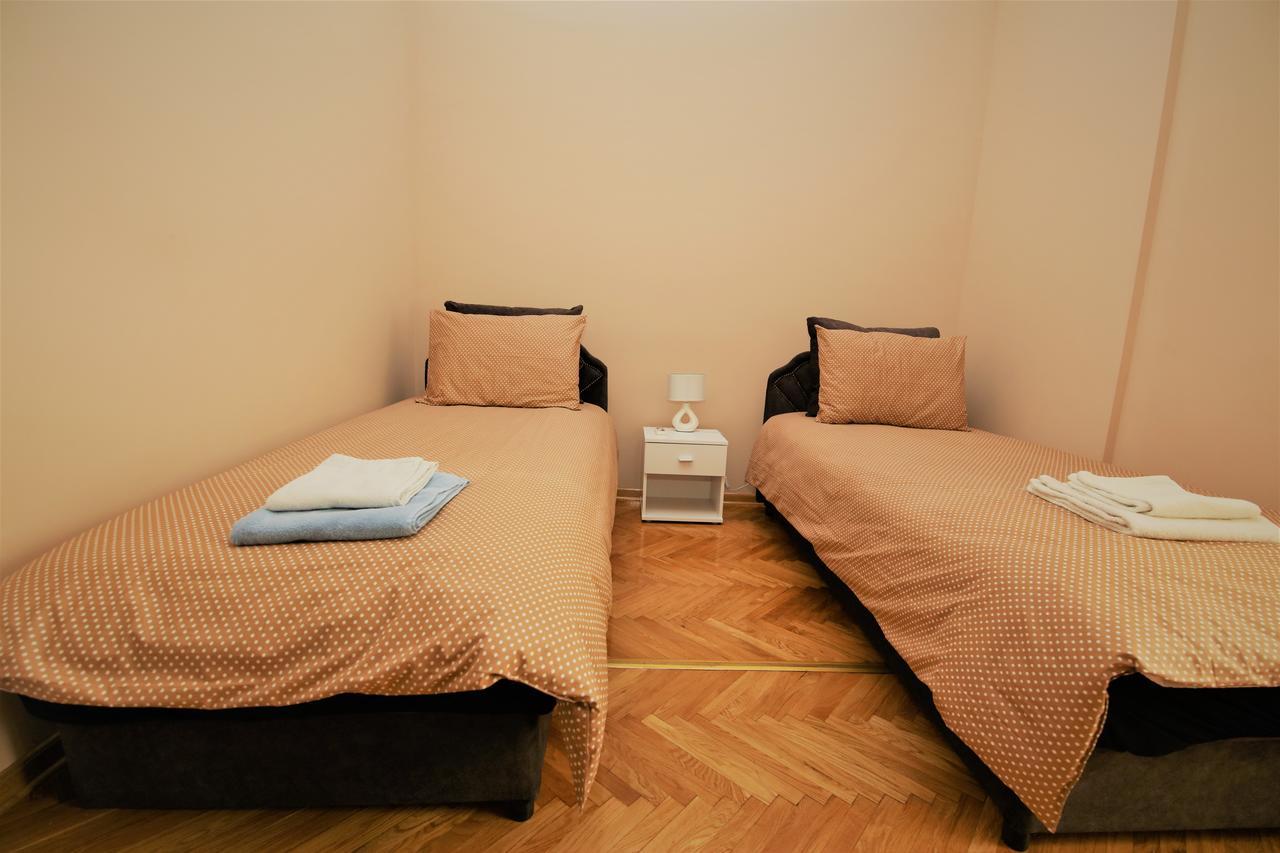 Hostel Fine ベオグラード エクステリア 写真